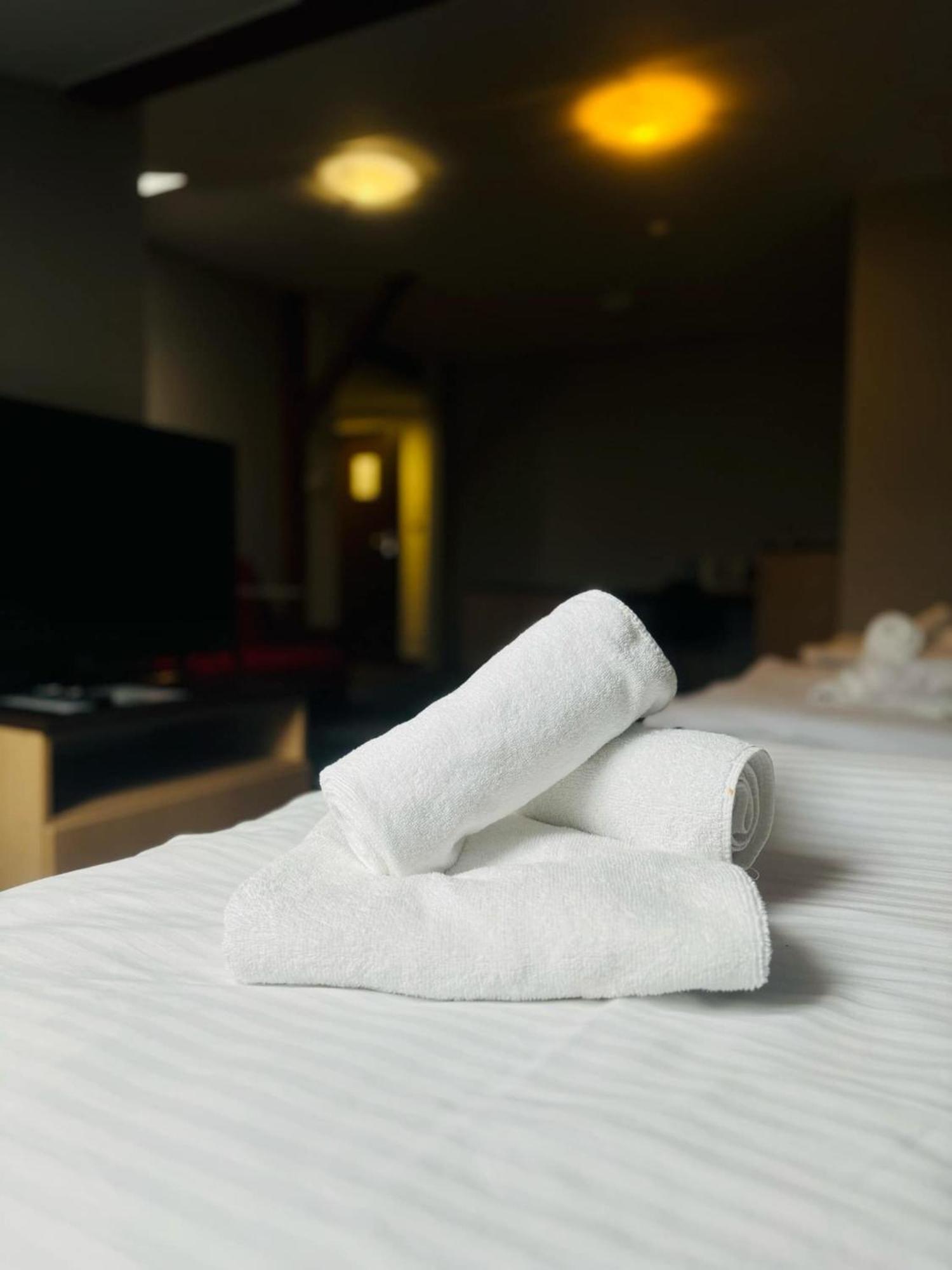 Magiczna Farma Hotel Obiady Maka I Magia Замбрув Екстериор снимка