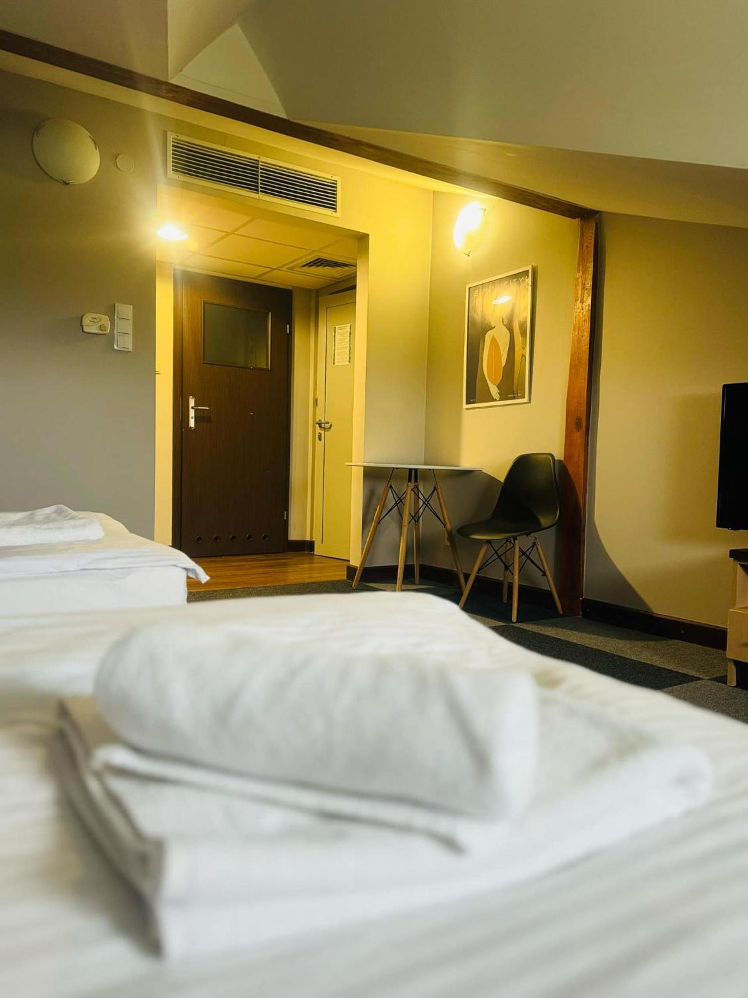 Magiczna Farma Hotel Obiady Maka I Magia Замбрув Екстериор снимка